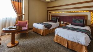 ariyobarzanshirazhotel-3
