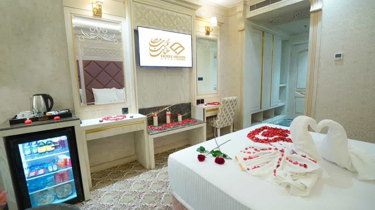 اتاق دوتخته هانی مون